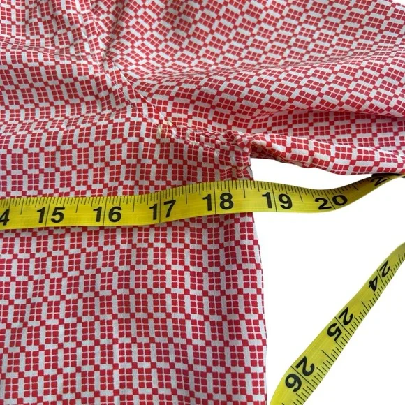 C. Wonder Women's 100% Silk  Pink Geometric Lightweight Button Down Blouse - Picture 8 of 9